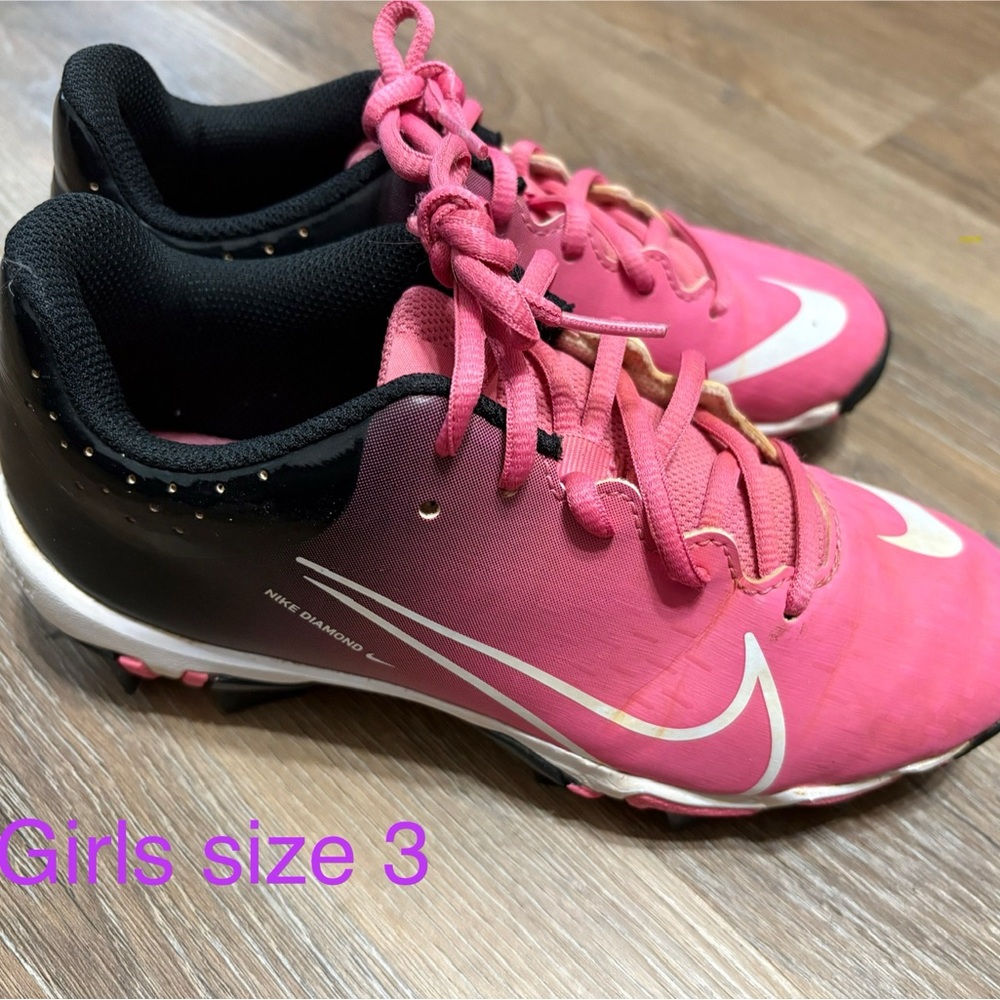 Nike girls softball cleats in Pink and Black